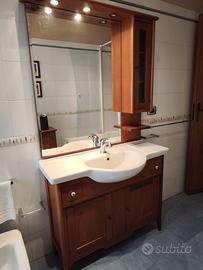 Arredo bagno in legno