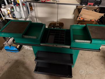 Carrello professionale per utensili con chiusiura