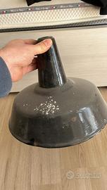 Lampadario in lamiera smaltata da collezione