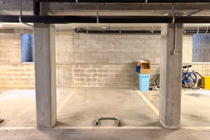 Posto auto coperto Feletto Umberto