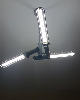 lampadario con tre neon LED 