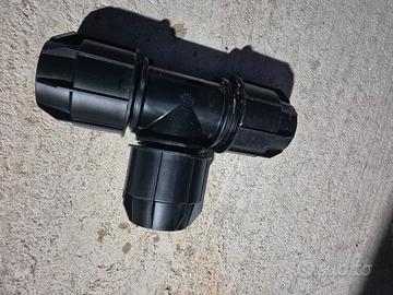 Raccordo a T in polietilene 90 mm per irrigazione