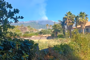 Santa Venerina terreno con casa singola