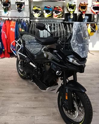 CFMOTO MT800 TOTAL BLACK