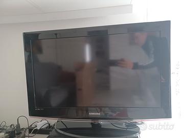 TV Samsung LE32B450C4W