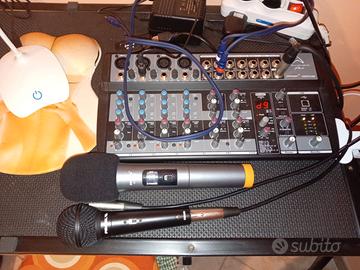 Karaoke completo + tavolo di supporto