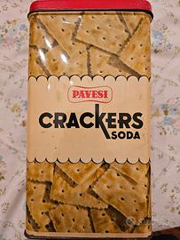 scatola in latta vjntage cracker pavesi soda 
