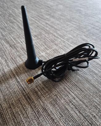 Antenna 4G/LTE con cavo 2.5 metri (connettore SMA)