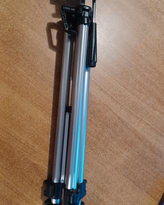 cavalletto treppiede per foto/videocamera