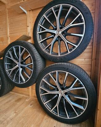 Cerchi e gomme Maserati Grecale