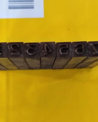 Punzoni numeri telaio vespa faro basso struzzo