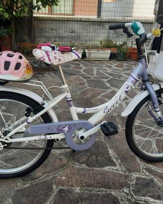 Bicicletta bimba, casco e guantini