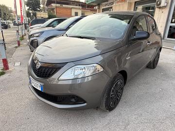 Lancia Ypsilon 1.0 FireFly 5 porte S&S Hybrid Silv