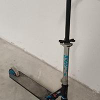 Monopattino regolabile e richiudibile