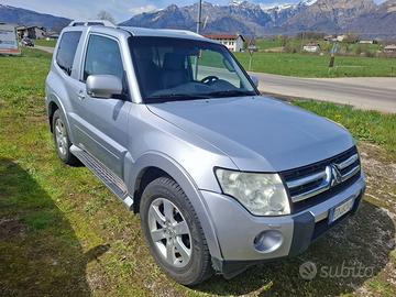 Mitsubushi pajero