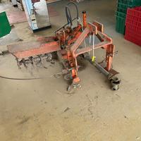 Attrezzo per l’agricoltura che scansa