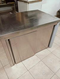 Pensile in acciaio inox con n.2 porte scorrevoli.