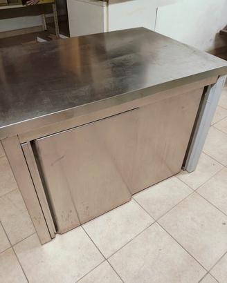 Pensile in acciaio inox con n.2 porte scorrevoli.