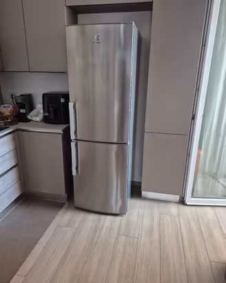 Frigorifero combinato Electrolux inox 332 L