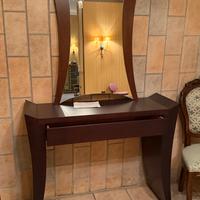 Ingresso moderno con specchio