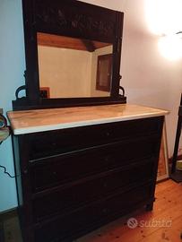 Comò a cassetti e specchio
