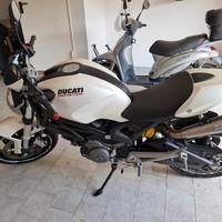 Ducati Monster 696+ 74cv