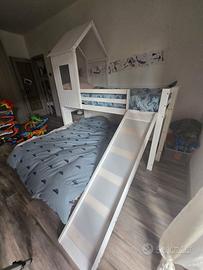 Cameretta bambino con scivolo