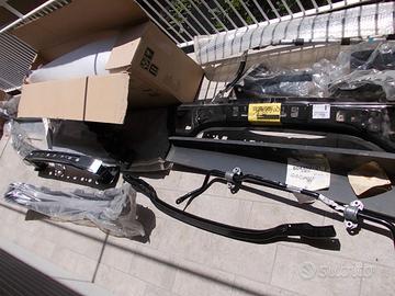 Stock ricambi NUOVI  auto moderne per commercianti