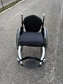 Carrozzina disabili superleggera