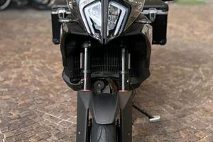 KTM 890 SMT SUPER MOTO TOURING € 2.000,00 OPTION