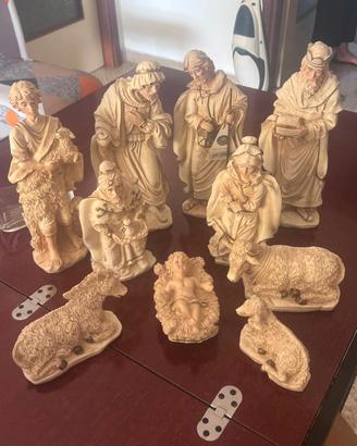 Presepe in resina lavorato a mano
