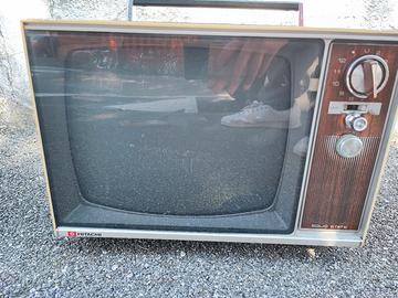 TV Hitachi vintage anni 70 twu 67-301