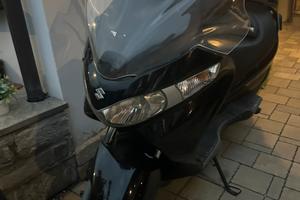 Scooter marca suzuki