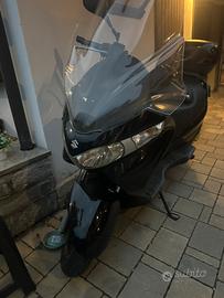 Scooter marca suzuki