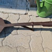 attrezzo vintage per il taglio del fieno 