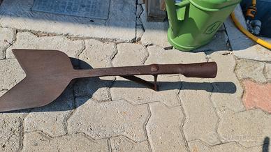 attrezzo vintage per il taglio del fieno 