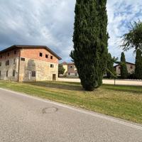 Rustico storico nel borgo di Paradiso