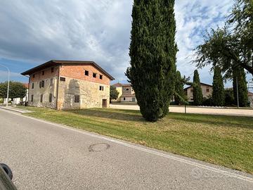 Rustico storico nel borgo di Paradiso