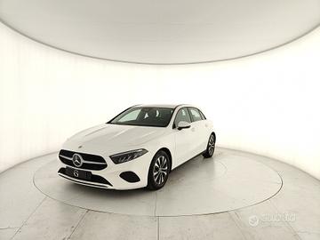 MERCEDES-BENZ A 180 d Advanced auto