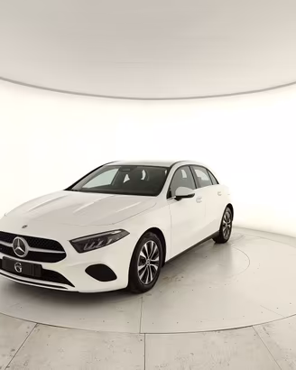 MERCEDES-BENZ A 180 d Advanced auto