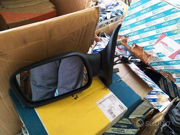 Specchietto retrovisore sx nuovo per Fiat Punto 3p