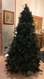 Albero di Natale con aghi di pino realistici