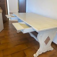 Tavolo  con cassetti