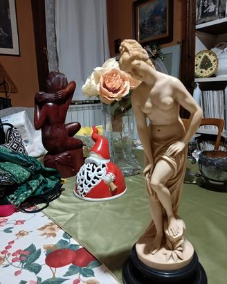 statua donna