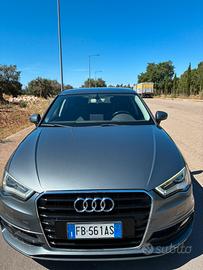 Audi A3 8v Ultra Attraction S-line Esterno