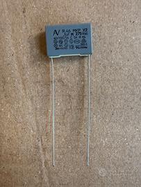 Condensatore in poliestere 275 Volt. Nuovi !