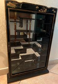 Vetrina, mobile e lume stile orientale