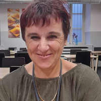 Operaia commessa barista