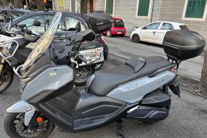 Scooter Sym Maxsym 400i grigio con bauletto