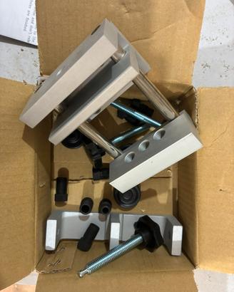 Guida per tasselli assemblaggio panelli